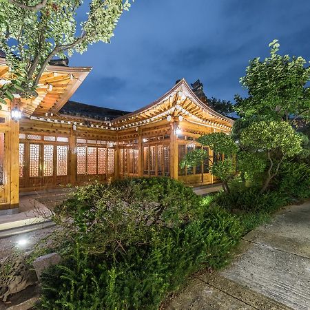 Bonum 1957 Hanok And Boutique Seoul Bagian luar foto