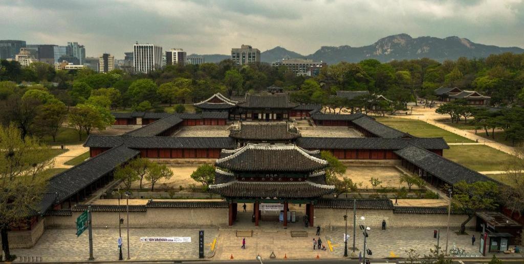 Bonum 1957 Hanok And Boutique Seoul Bagian luar foto