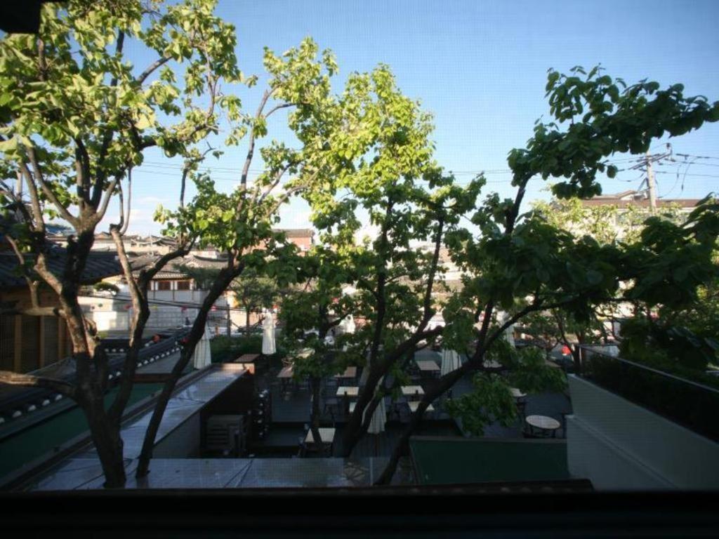 Bonum 1957 Hanok And Boutique Seoul Bagian luar foto