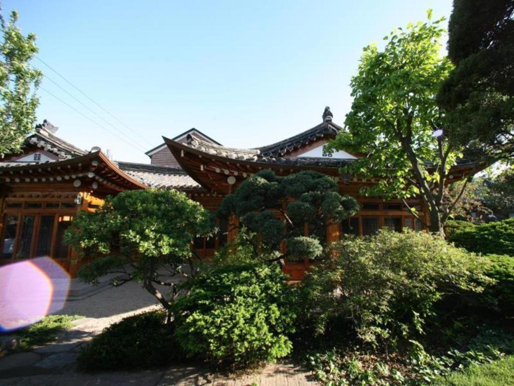 Bonum 1957 Hanok And Boutique Seoul Bagian luar foto