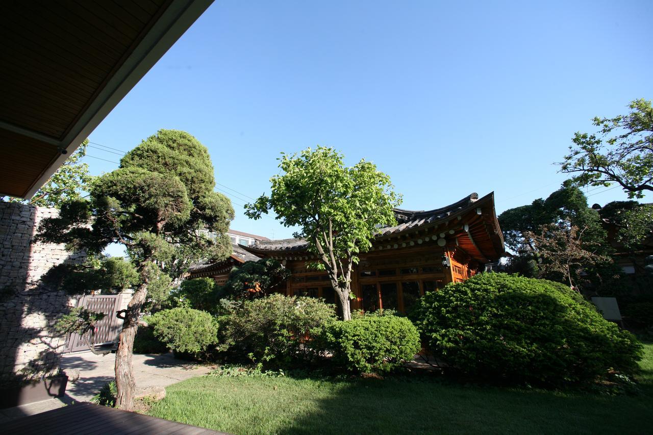Bonum 1957 Hanok And Boutique Seoul Bagian luar foto