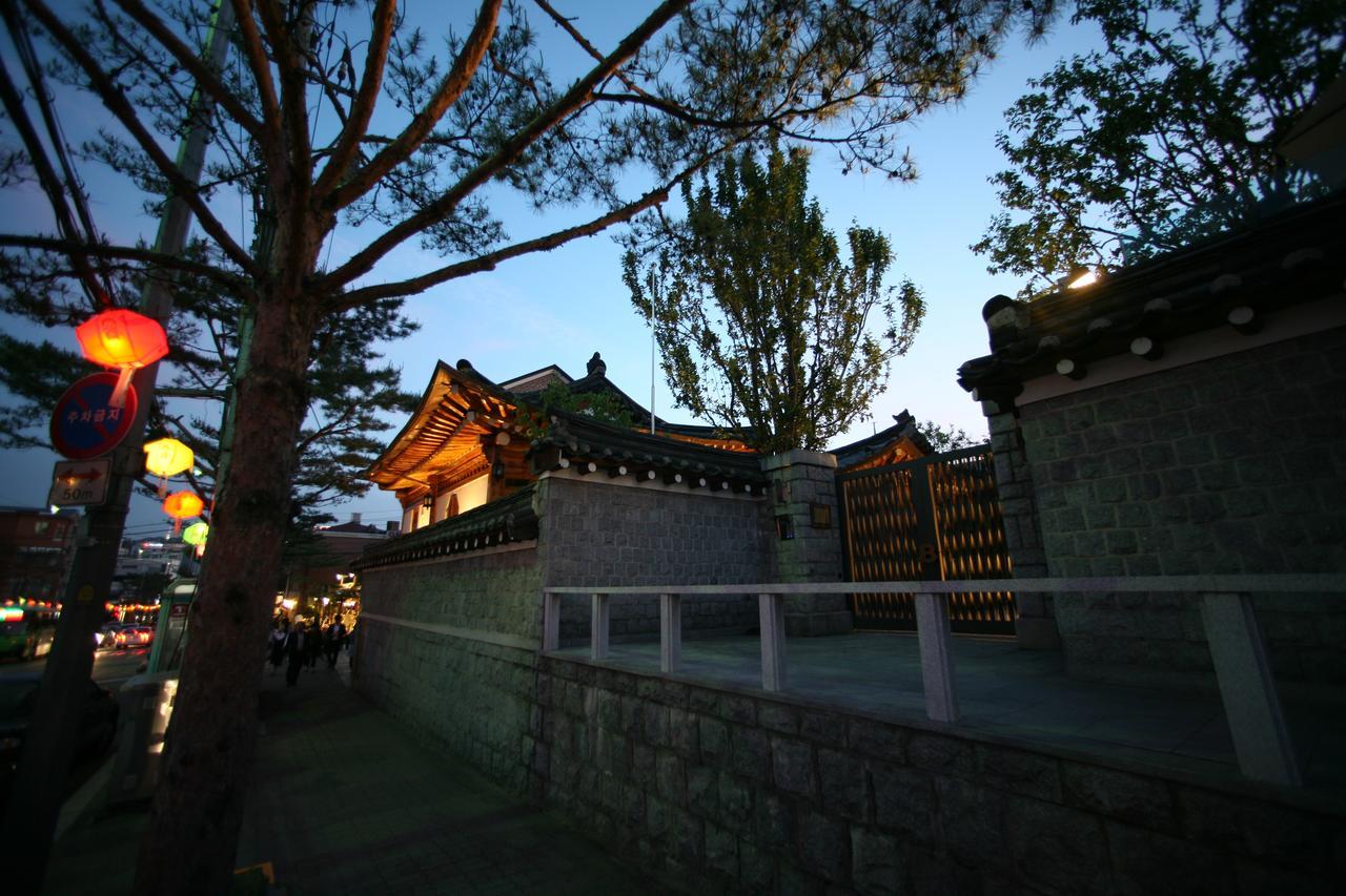 Bonum 1957 Hanok And Boutique Seoul Bagian luar foto
